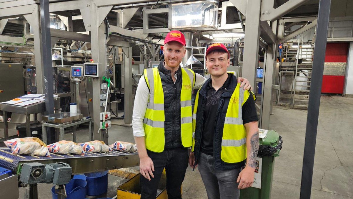 The try scoring legend that is <a href="/AJTowse1/">A-J Towse</a> <a href="/YorkRLFC/">York RLFC Knights</a> winner of the Top Try Scorer Award, and someone we're proud to sponsor, dropped by this week to see where the magic happens 🥔. Well done AJ🏆👏👏

Here he is presenting his match shirt to our own legend!