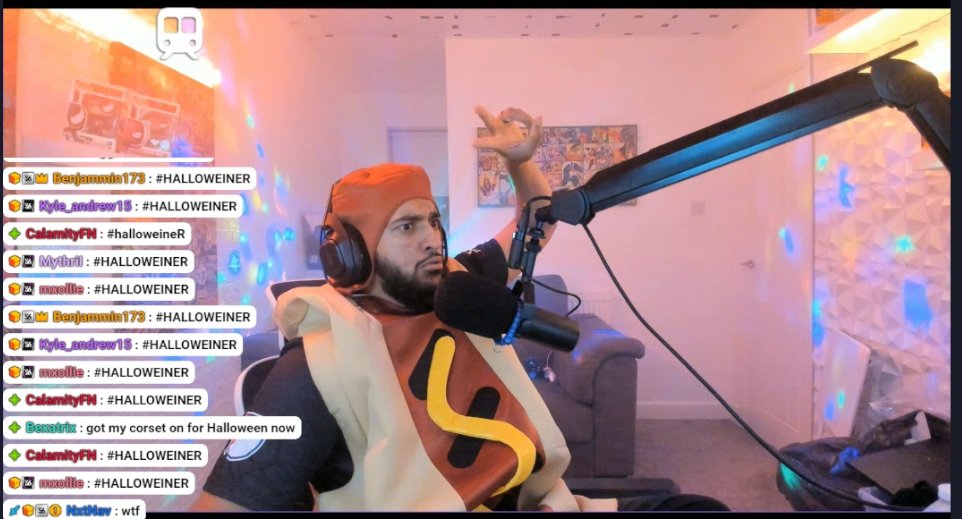 S6HHM's tweet photo. Hey! My Kick Stream Community made me dress as a HOT DOG... apparently all I talk about is Wieners 👀

We would love to make new friends on Kick and celebrate Halloween Vibes with us 😱

If we break the Sub Goal = Playing the most scariest game ever made.. ⬇️⬇️ https://t.co/oJ5Ipq1cRf