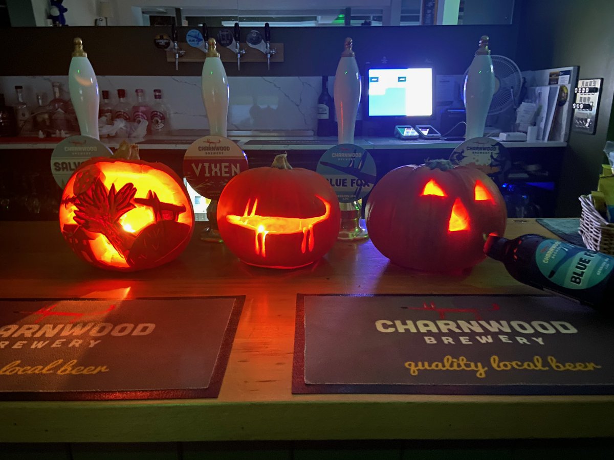 Hubble, Bubble, Toil and Trouble!🎃👻 Come down to the Sorrel Fox this Halloween!