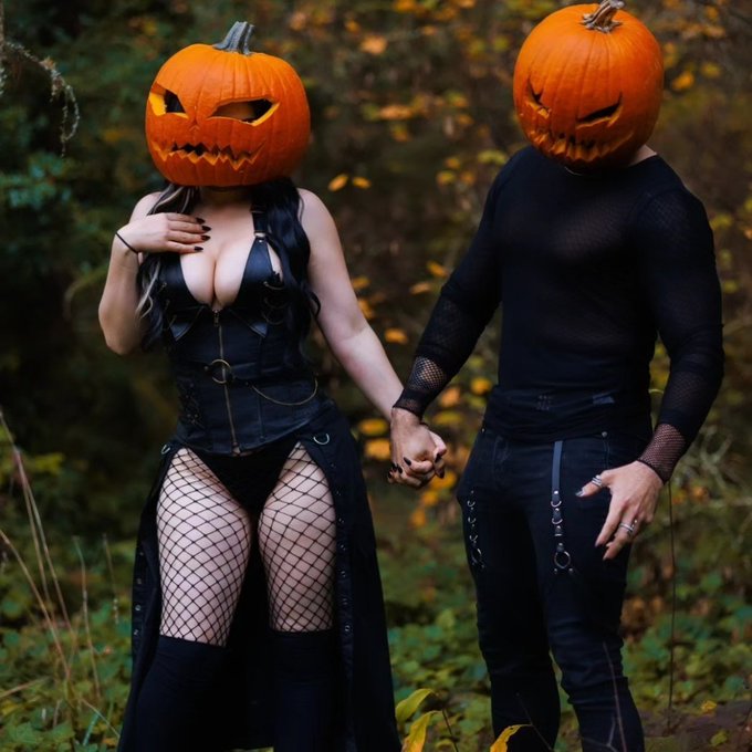 Happy Halloween! @lifelikejay  Photo taken by @EddysEyeView  #pumpkin #pumpkinspice #pumpkinhead #pumpkinpatch<a class="tags" target="_blank" title="On Twitter" href="/?out=eyJ0eXAiOiJKV1QiLCJhbGciOiJIUzUxMiJ9.eyJpYXQiOjE3MjE4NTcwMTUsImlzcyI6InR3cG9ybnN0YXJzLmNvbSIsIm5iZiI6MTcyMTg1NzAxNSwiZXhwIjoxNzUzMzkzMDE1LCJyZWRpcmVjdF91cmwiOiJodHRwczovL3R3aXR0ZXIuY29tL2xpZmVsaWtlamF5In0.nrjVKZ5o14wQOZsJs-FAb5WTOS38ywV4J3P2bV_a_3pIvehAaGMFENaalRgE7XWOaxSlqJSwF90UHJCesYGlPA">@lifelikejay</a><a href="/tag/halloween"class="tags"><span>#halloween</span></a><a href="/tag/pumpkin"class="tags"><span>#pumpkin</span></a><a href="/tag/pumpkinpatch"class="tags"><span>#pumpkinpatch</span></a><a href="/tag/fall"class="tags"><span>#fall</span></a><a href="/tag/spooky"class="tags"><span>#spooky</span></a>
