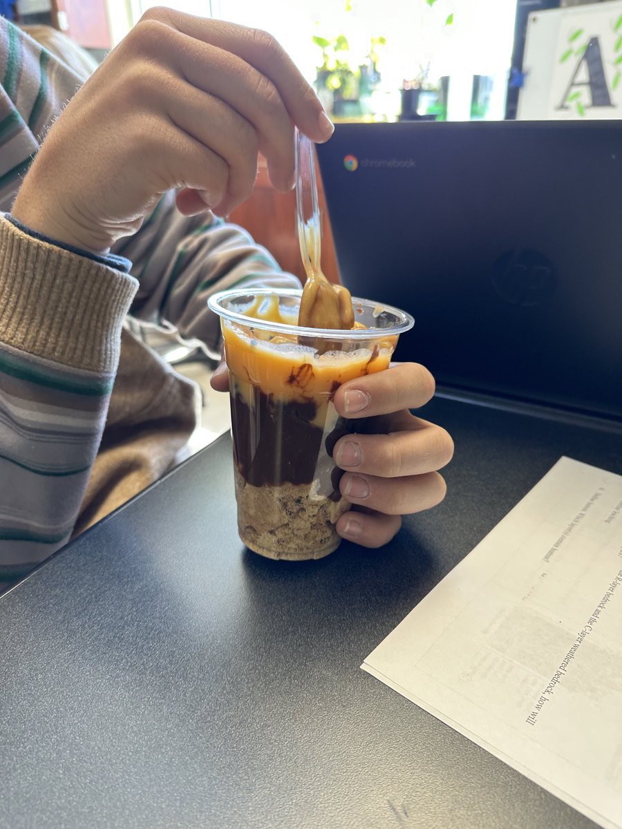 LisaNiemuth's tweet photo. Edible soil in APES. ⁦@DavissonAmber⁩ ⁦@CLHSPrincipal⁩ https://t.co/LWa2GghdPb