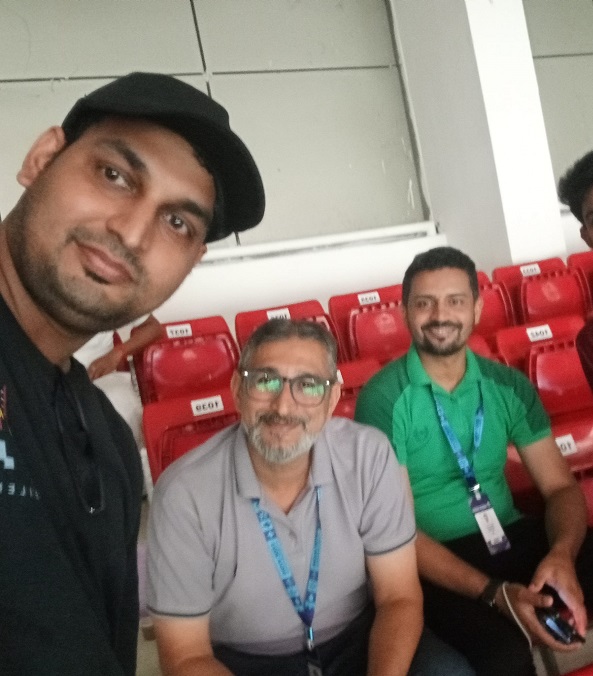 Varunkolkatta's tweet photo. So good to meet with Pakistan senior and very respected Journalist Mr.  Abbas Shabbir @Abbasshabbir72 at Kolkata's iconic Eden Gardens during #PAKVSBAN match. #CWC23 https://t.co/IJWfh61CN2