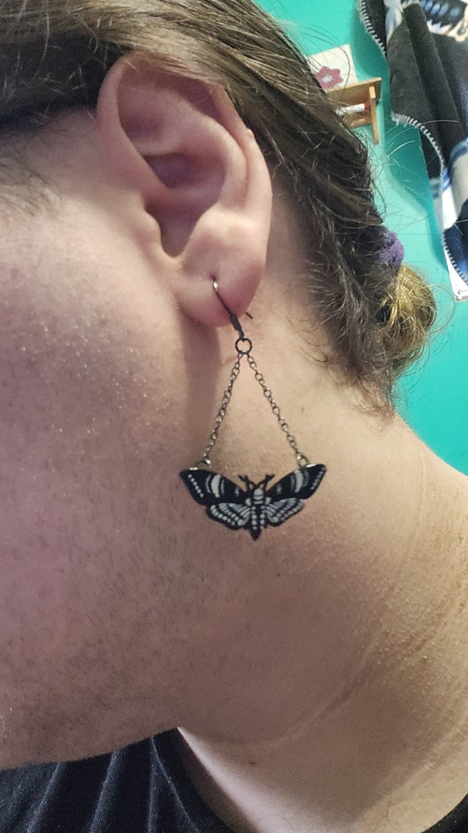 TheChibiSaturn's tweet photo. I just had to wear my new earrings for Halloween. But I have earrings for my costume so I won't be rocking these ones all night https://t.co/vQQKQ0TP9e