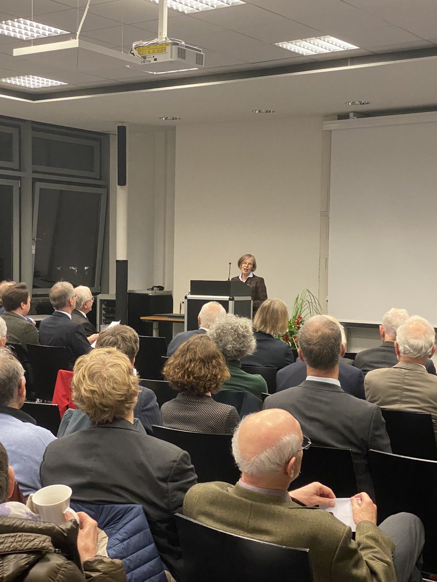 Prof.‘in Heimbach-Steins begrüßt zum heutigen Festakt anlässlich des 80. Geburtstags von Prof. Karl Gabriel, dem ehemaligen Direktor des Instituts für Christliche Sozialwissenschaften.