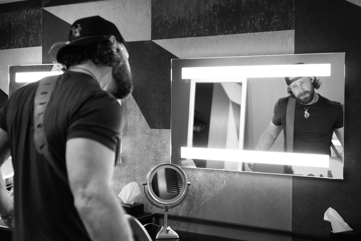 lewisbrice's tweet photo. Backstage moments 📸: Ari Lyon https://t.co/6W9QKt6O4W