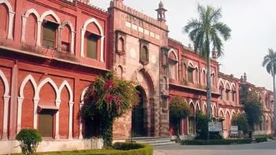 DRDO_Updates's tweet image. 🚀🛰️ Pioneering Space Dreams at #AMU 🌌📡

🏫 Aligarh Muslim University
🌟 Space Programme Approved
🛰️ SS AMU SAT
🤖 AMU Robo Club

#SpaceProgramme #Nanosatellite 🚀🌟🛰️🏫