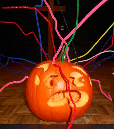 SGRG_Hawks's tweet photo. Halloween festivities @SGRG_Hawks! A great time at our parade this morning, then door and pumpkin decorating contests, followed by the carnival! What a day! Thank you to Mrs. Holland's grade 7/8 class for leading the fun! #BeGreat https://t.co/tVRzS8Cas3