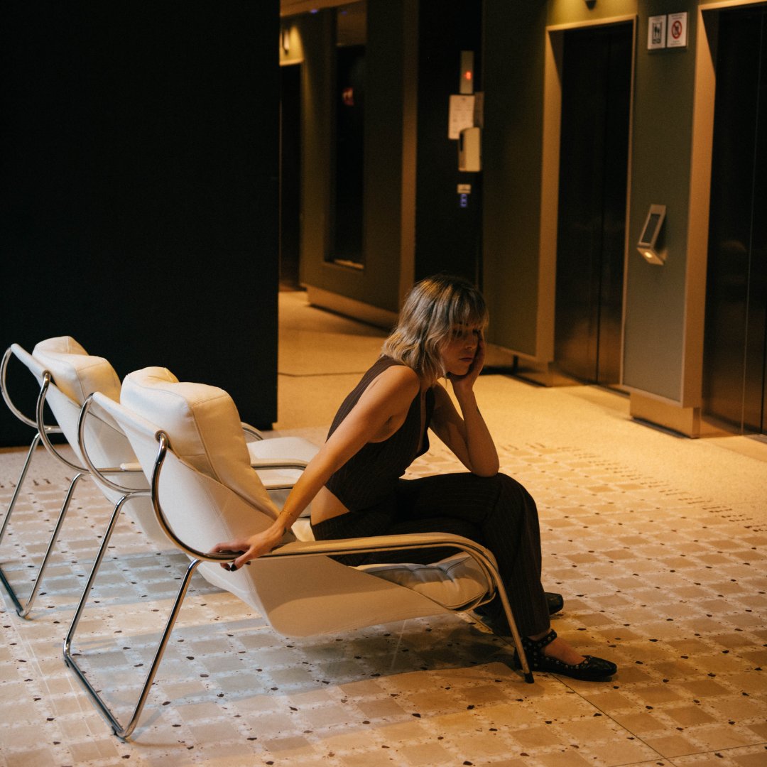 MEbyMelia's tweet photo. The ever-so-chic Beatrice Rigby living the suite life at #MEMilan.

Be like Beatrice, book now at https://t.co/LCX1ChWzM2.

#MEbyMelia #WEareME https://t.co/WxAtBvICgG