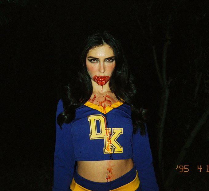 happy hollows eve🎃 https://t.co/48xb13q2Ft