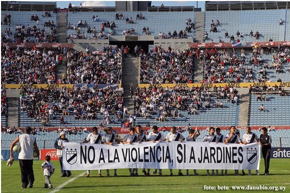 Danubio Fútbol Club on X: ✊🏻 ¡𝐆𝐀𝐍𝐎𝐎𝐎𝐎𝐎 𝐃𝐀𝐍𝐔𝐁𝐈𝐎! ⚽️  Santiago Etcherbarne ⚽️ Gonzalo Bueno ⚽️ Vilington Branda ⚪️⚫️ ¡Vamos  carajo!  / X