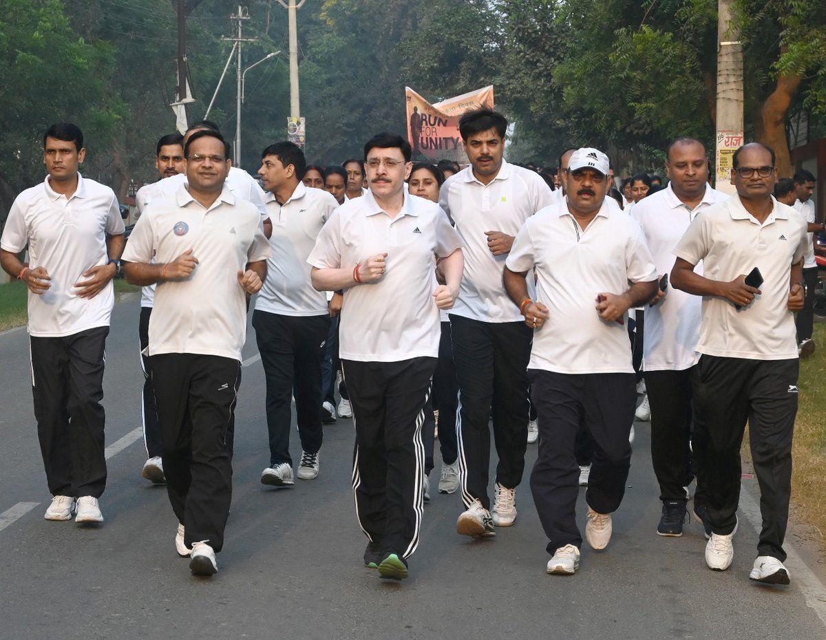 106BNRAF's tweet image. &quot;Under the leadership of Commandant Dr. Nisheet Kumar, all unit members of 106 Bn RAF pledged and ran for unity on 31st October, commemorating the essence of Sardar Vallabhbhai Patel. Together, we stand united! #RunForUnity #SardarPatel #106BnRAF 🏃🇮🇳&quot;