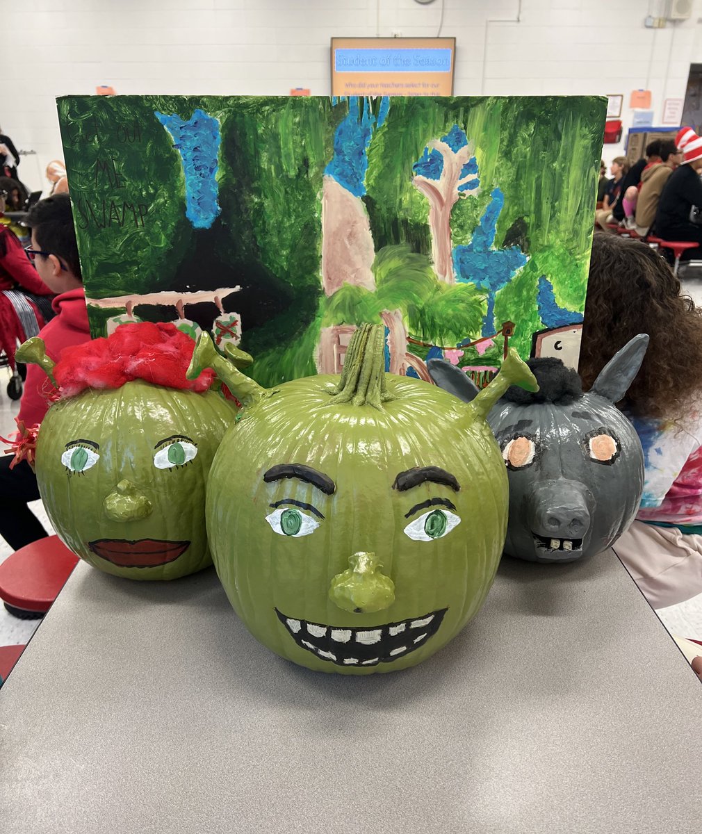 7thMacarthur's tweet photo. 7th-grade annual pumpkin painting competition! We had so many creative themes for this year! May the best advisory win. 🎃 #machaspride #proud2bd23 https://t.co/ES7hlV7rCM