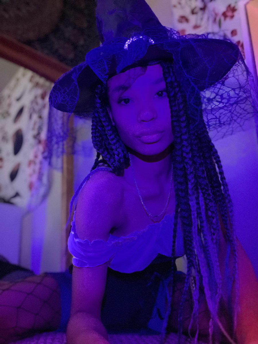 blasianbbg44's tweet photo. Happy Halloween!! My page is on sale for $5 to celebrate!! Cum play with me 🖤🧡 https://t.co/TE1t3d2tUK