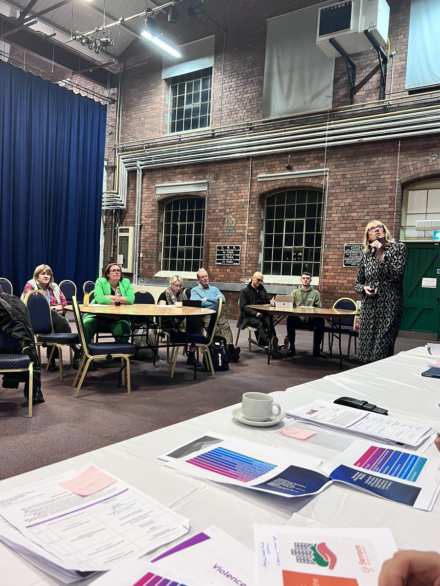 #Swindon tonight is public meeting for the Community Safety Partnership. Talking about how we work with our communities to protect people at risk of harm. Lots of good questions about how info can be accessed without it being digitally identified #teamswindon