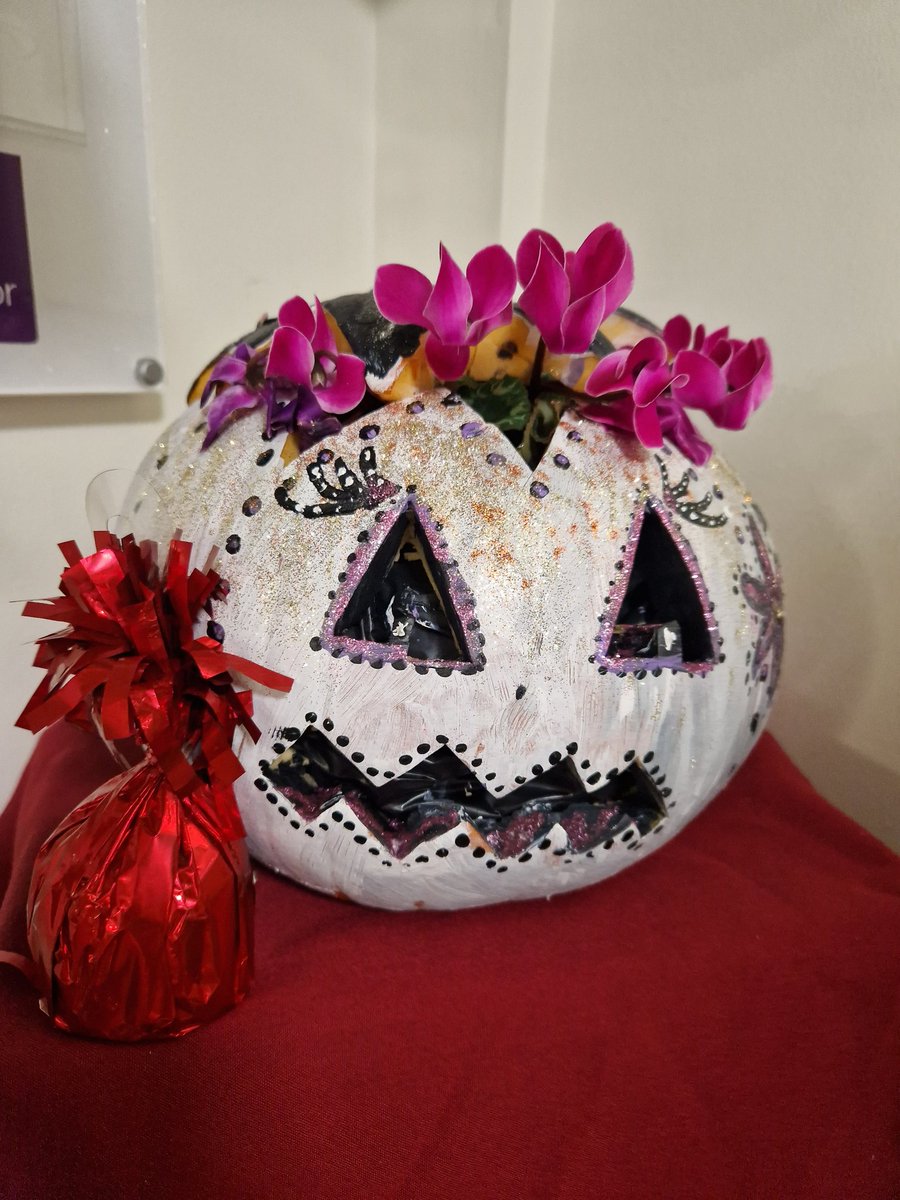 StJosephsAH's tweet photo. Halloween fun at St Joe's today ๐คช #Halloween #residents #carestaff @AnchorLaterLife https://t.co/Ypbw1ZIlmB