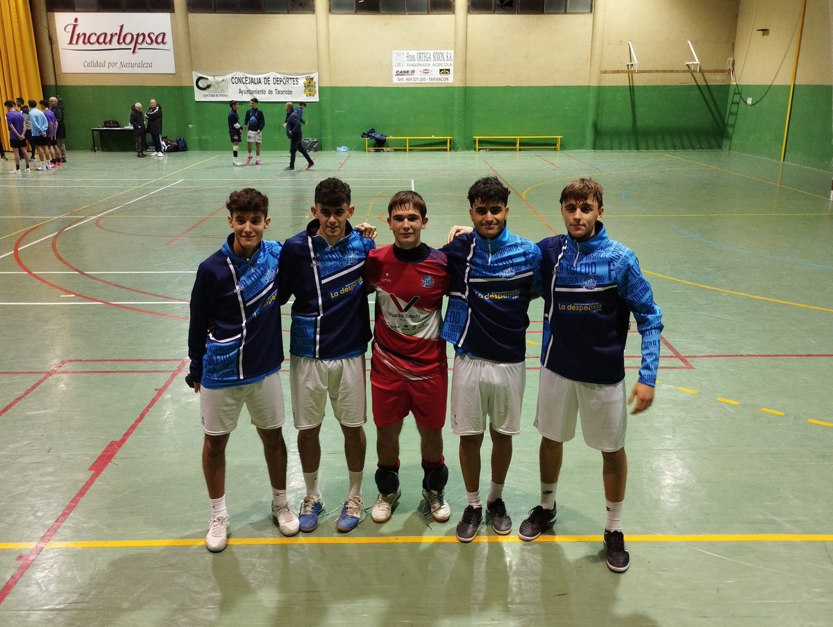 Moprisala's tweet photo. 🗣️En la tarde de hoy arrancan los entrenamientos de la Selección Regional Sub19 de Fútbol-Sala @FFCM_es y lo hace con la presencia de 5 de los nuestros entre los convocados por @Alvarito_FG
Mucha suerte chicos y a seguir disfrutando de este deporte 👏⚽️
ADN Moprisala 🔵⚪️🔵 https://t.co/BTuEzzQE2E