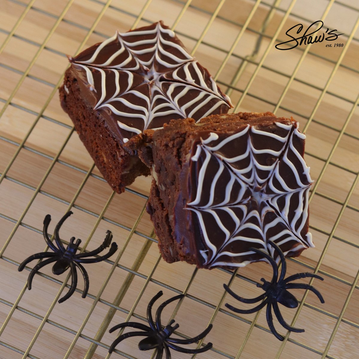 Brownies 🧟‍♀️🎃🍫Spooky, sweet, and full of treats - Happy Halloween!
#artisannnaturalfoods #beantobrownie #chocolateríasalvadoreña #craftchocolate #Halloween2023 #halloweenvibes #HappyHalloween #ShawsBakery #ShawsTodaUnaTradición #SpookyHalloween 
tinyurl.com/ysvc98fq