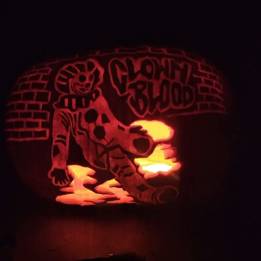 HAPPY HALLOWICKED JUGGALOS! 

PROPS TO THE NINJA THAT CARVED OUT THIS FRESH ASS PUMPKIN!!! WHOOP WHOOP!!
___

TONIGHT Insane Clown Posse will invade the Masonic Temple in Detroit, Michigan for their 30th Anniversary Hallowicked Clown Show!