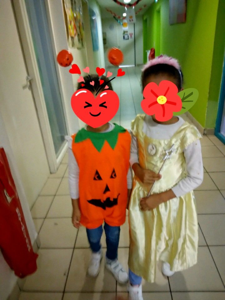 ApafedO's tweet photo. Bonbons, fantômes et décorations tout est prêt au foyer de mise en sécurité pour fêter Halloween 🎃 

Belle soirée d'halloween en perspective pour les enfants et les femmes  !! 
Un bonbon ou un sort  ��� https://t.co/NCfvG5BrRC