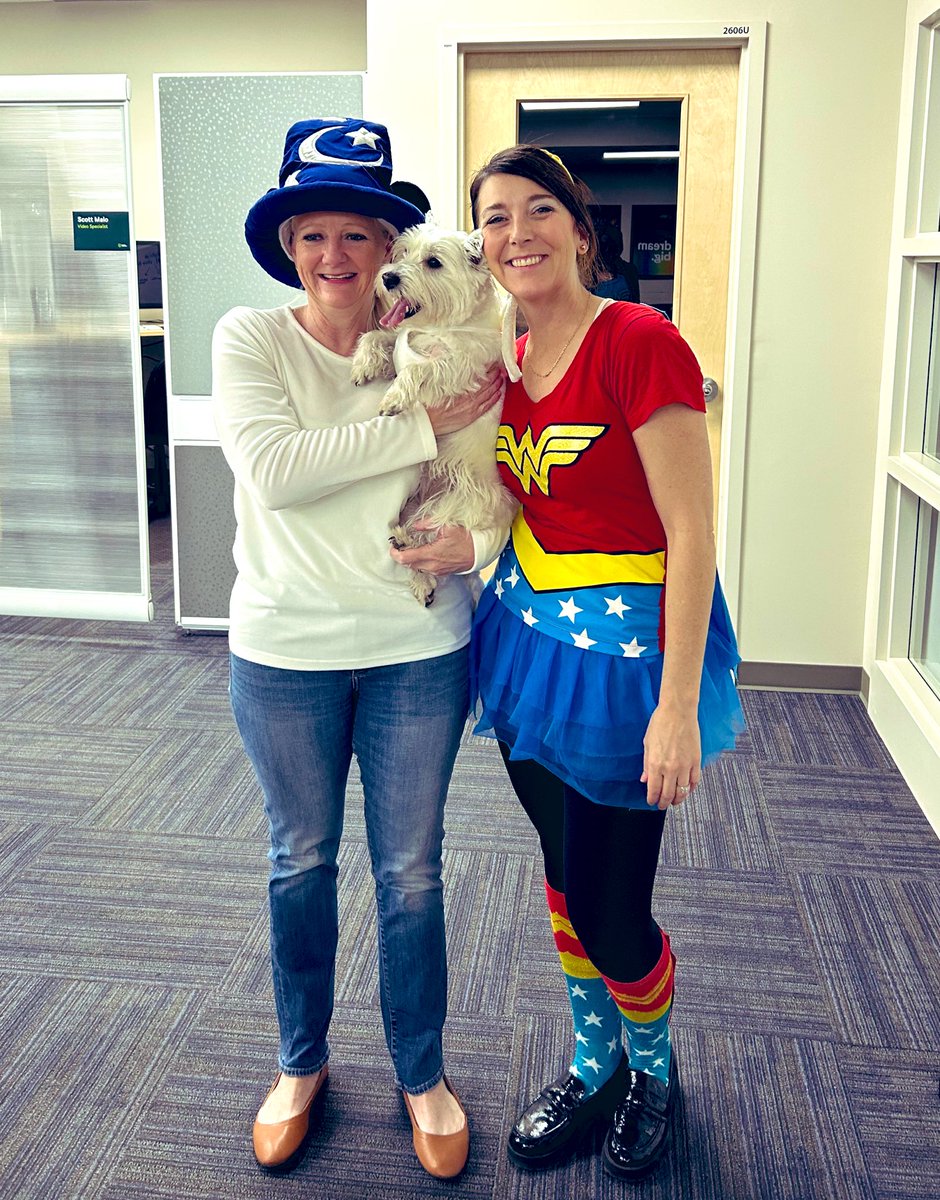 Happy Halloween! Love seeing the <a href="/RedDeerPolytech/">Red Deer Polytechnic</a> students and staff creative costumes on campus. 🎃