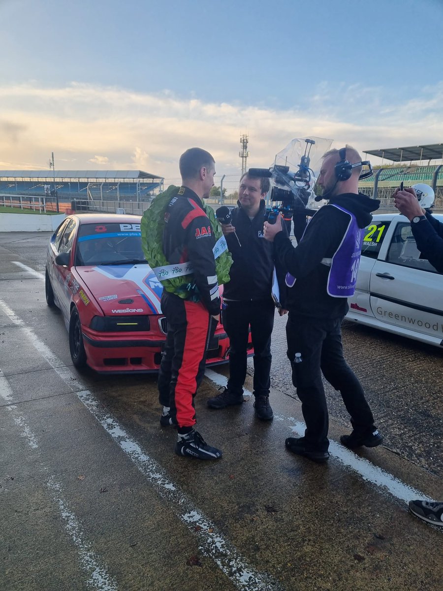 DD_drinks's tweet photo. A great end to the 2023 @750MotorClub Hot Hatch season with 2 wins in slippy conditions at Silverstone!
The 2 wins sealed the overall Championship and Class C title for a 5th time in a row even with running 45kg of ballast all year🏆🏆🏆🏆🏆 https://t.co/SoPktHzY1S