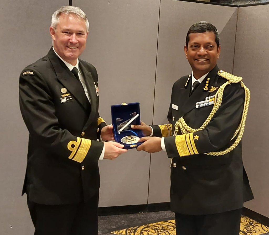Furthering the 3rd Coast Guard Global Summit #CGGS objectives, Director General @IndiaCoastGuard interacted with RAdm Justin Jones, Commander Maritime Border Command, Australia on the sidelines of the summit. 
@giridhararamane