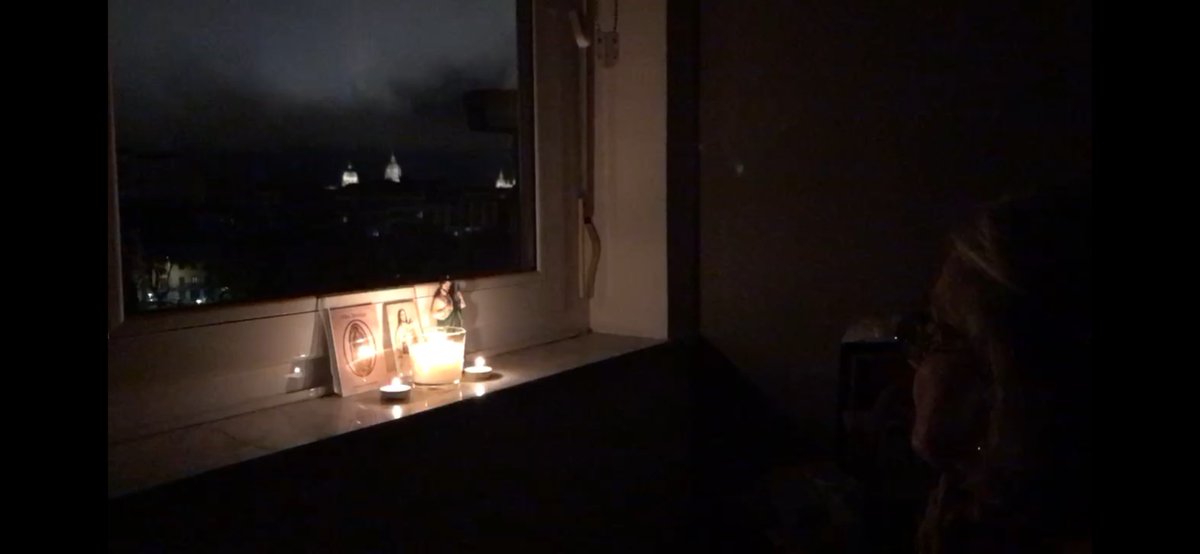 PinoPlays's tweet photo. #Light up a #candle &amp; place it on your front window sill from 11 pm tonight, #Halloween night, until past midnight (we keep ours on till we go to sleep) in order to bring light into the shadows of war that haunt our world on this #AllHallowsEve. 🕯️🌍🕯️ https://t.co/wXvKaJDZjt