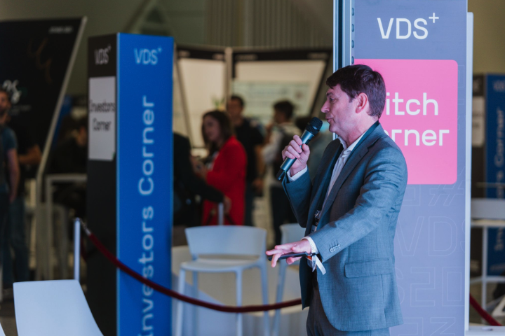 Avia_automocion's tweet photo. 🎙 @JavierIBV , director del @ibv_org confirma que #AVIA y #REDITMobility han diseñado un plan para generar I+D+i al servicio del tejido empresarial.
Aquí la entrevista completa:
➡️ https://t.co/guIkwyS6WX https://t.co/CV0II5bSd4