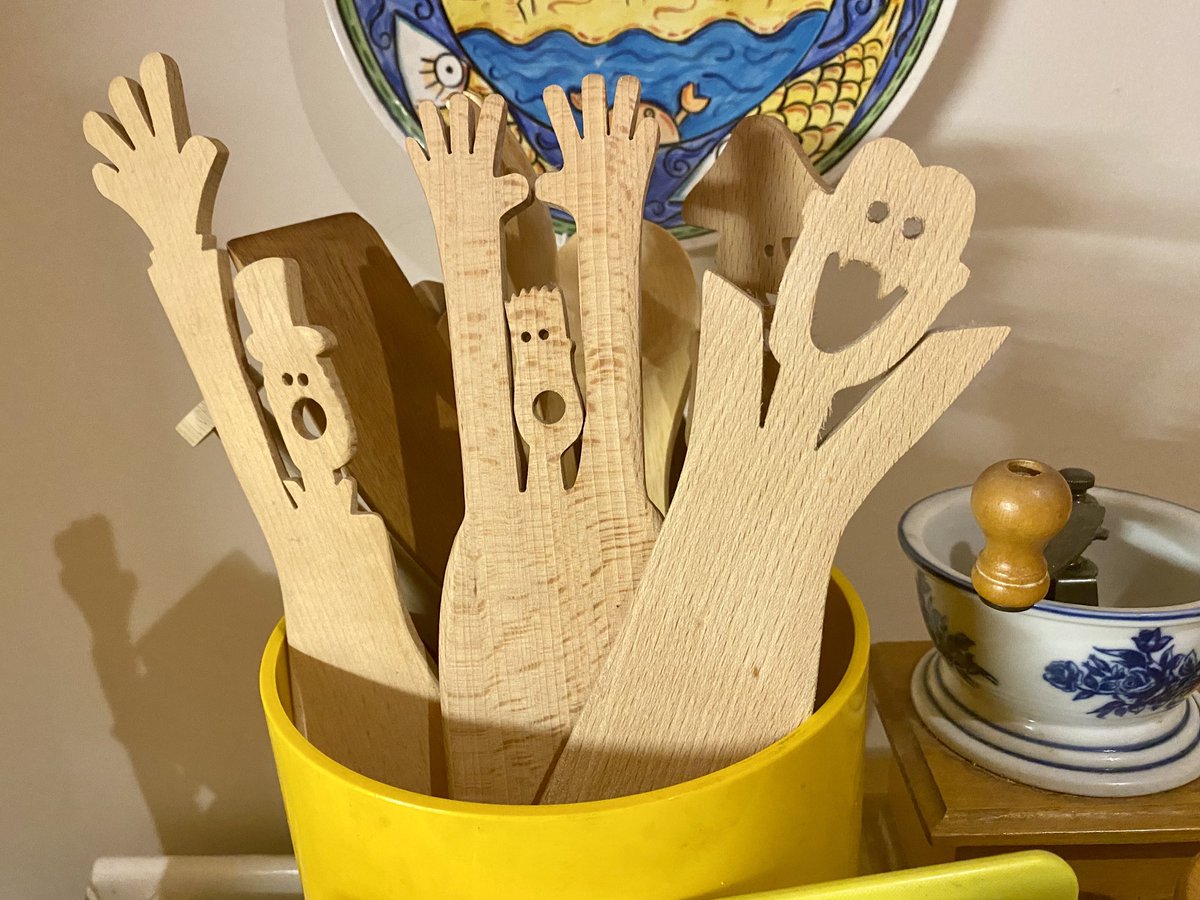 Count Spatula?
Hand made by Northumbrian artist
#Halloween #kitchen #crafts #foundinOxfam