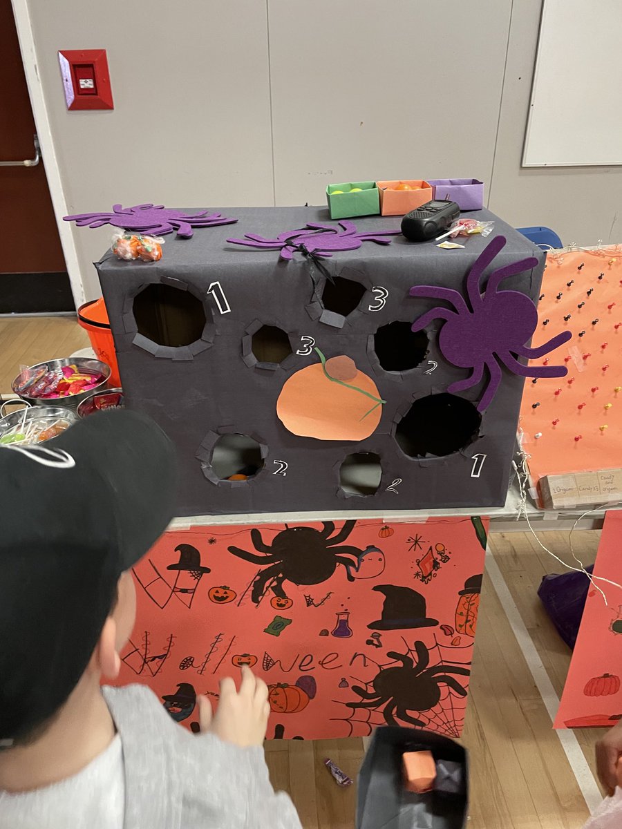 Spooky games from Div 4/6 at the Halloween Carnival - MERCI! ⁦<a href="/burnabyschools/">Burnaby Schools</a>⁩