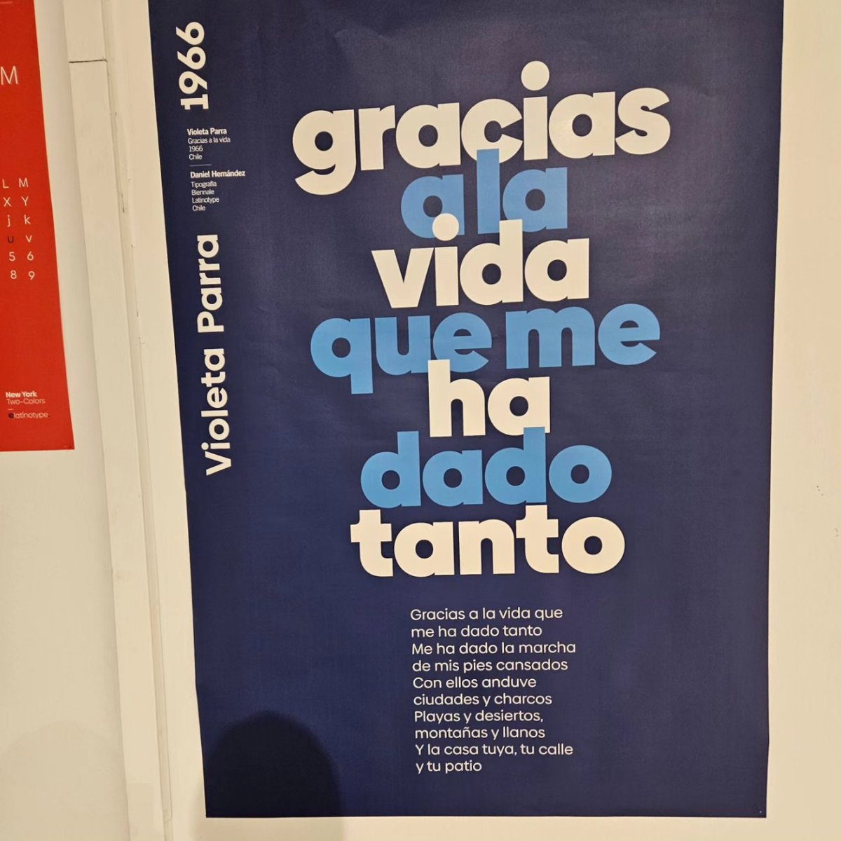 VioletaNicolas's tweet photo. Contenta por las experiencias y el compartir inquietudes estos días, haber participado en el Congreso Ser espectador @GrupoPerforma , y hoy charla performativa, @bbaaculturaUCM me ha hecho abominar más aún el lado zombie que opone la vida a veces (Fotos #exposición #Tipografía ) https://t.co/ZJWfWYg25F