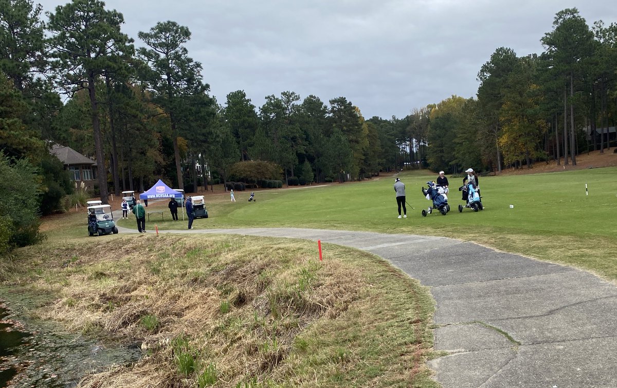 In the Sandhills for a very cold and rainy 3A and 4A girls golf state championships at Foxfire and Pinehurst No. 6. Already saw the top of the leaderboard in 4A, approaching the top of the pack over at 3A in a few minutes. Will have photos and more later today on @HighSchoolOT.