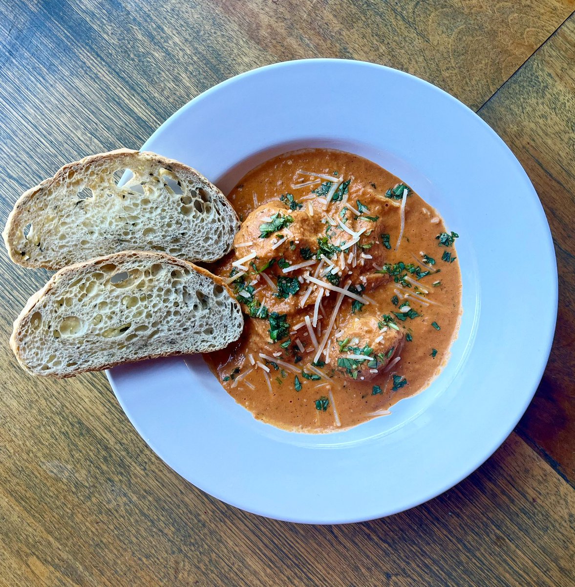 It's Birria Tuesday and today we're featuring...

BIRRIA RAVIOLI 
Homemade ravioli stuffed with birria style brisket, chihuahua cheese, cilantro &amp; onion. Topped with consommé vodka sauce &amp; served with toasted ciabatta. 

Trick or TREAT YOURSELF 🧡 🖤