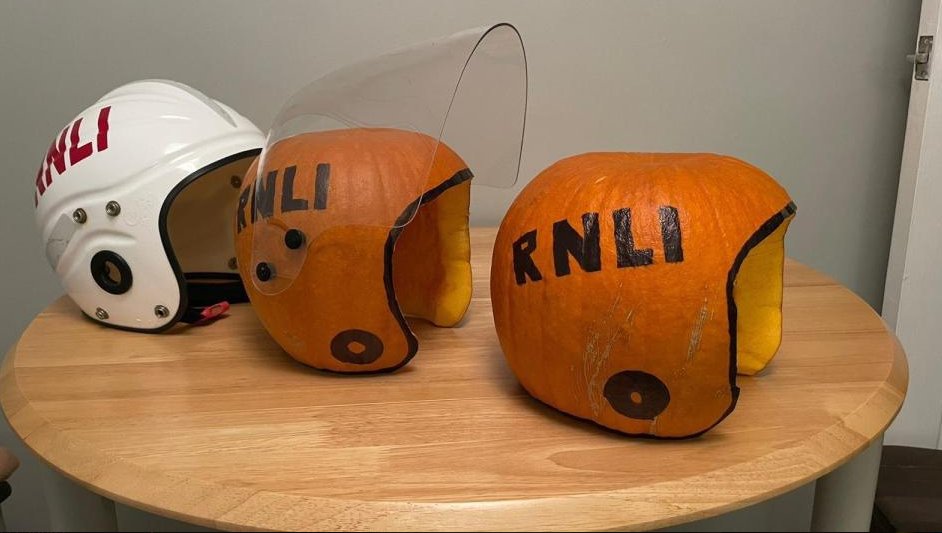 RNLIUKRP's tweet photo. 🎃Halloween 
#RNLI #fictional #UKRP

Our volunteers are always available to save those in need, however you can always count on them to take part in the same halloween celebrations as you! https://t.co/dz1KbiRrQI