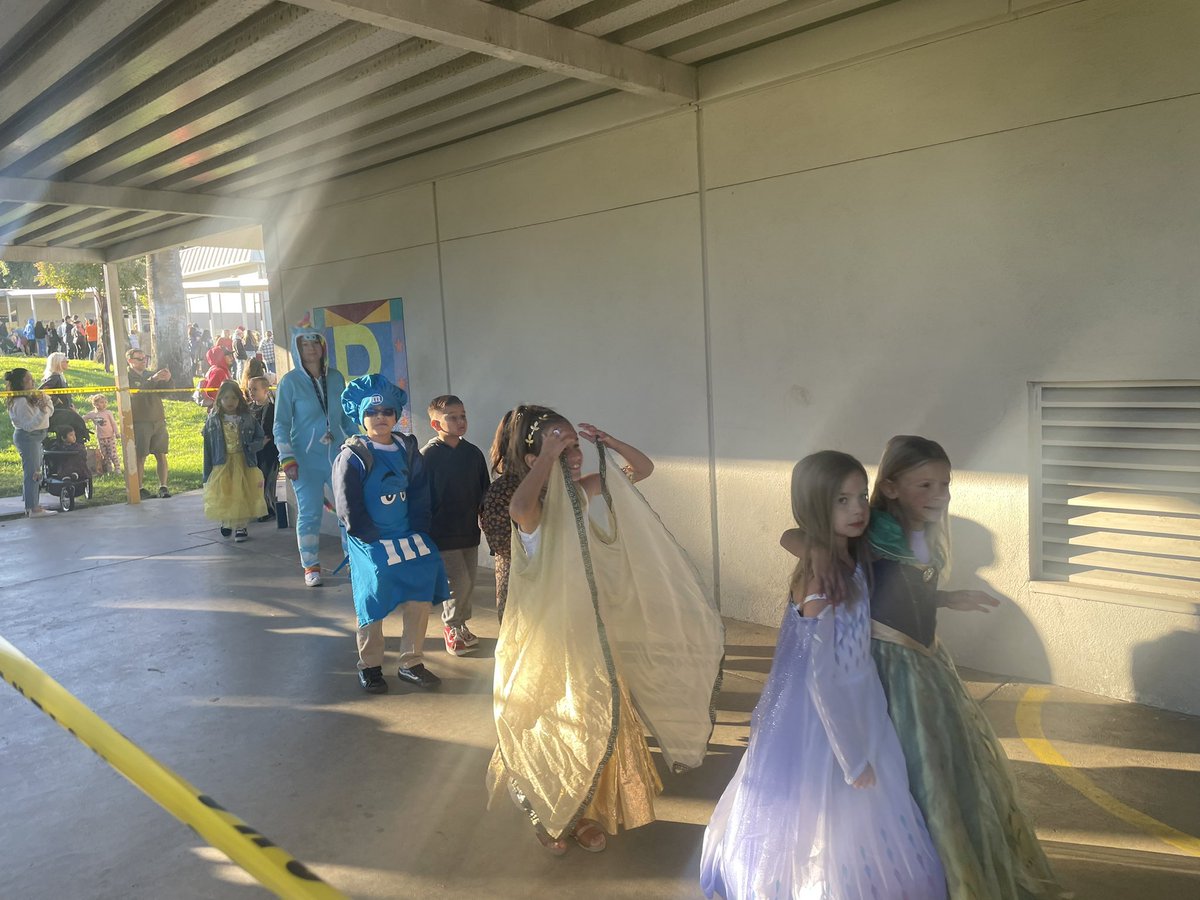 Kingsbury Elementary (@kingsburyrusd) on Twitter photo Kingsbury held their first Halloween Costume Parade today. We had a great turn out of parents who came to watch the parade. <a href="/KingsburyPta/">Kingsbury PTA</a> <a href="/KingsburyRUSD/">Kingsbury Elementary</a> <a href="/RedlandsUSDSupt/">Juan J. Cabral</a> <a href="/RedlandsUSD/">Redlands USD</a> Kingsbury held their first Halloween Costume Parade today. We had a great turn out of parents who came to watch the parade. <a href="/KingsburyPta/">Kingsbury PTA</a> <a href="/KingsburyRUSD/">Kingsbury Elementary</a> <a href="/RedlandsUSDSupt/">Juan J. Cabral</a> <a href="/RedlandsUSD/">Redlands USD</a>