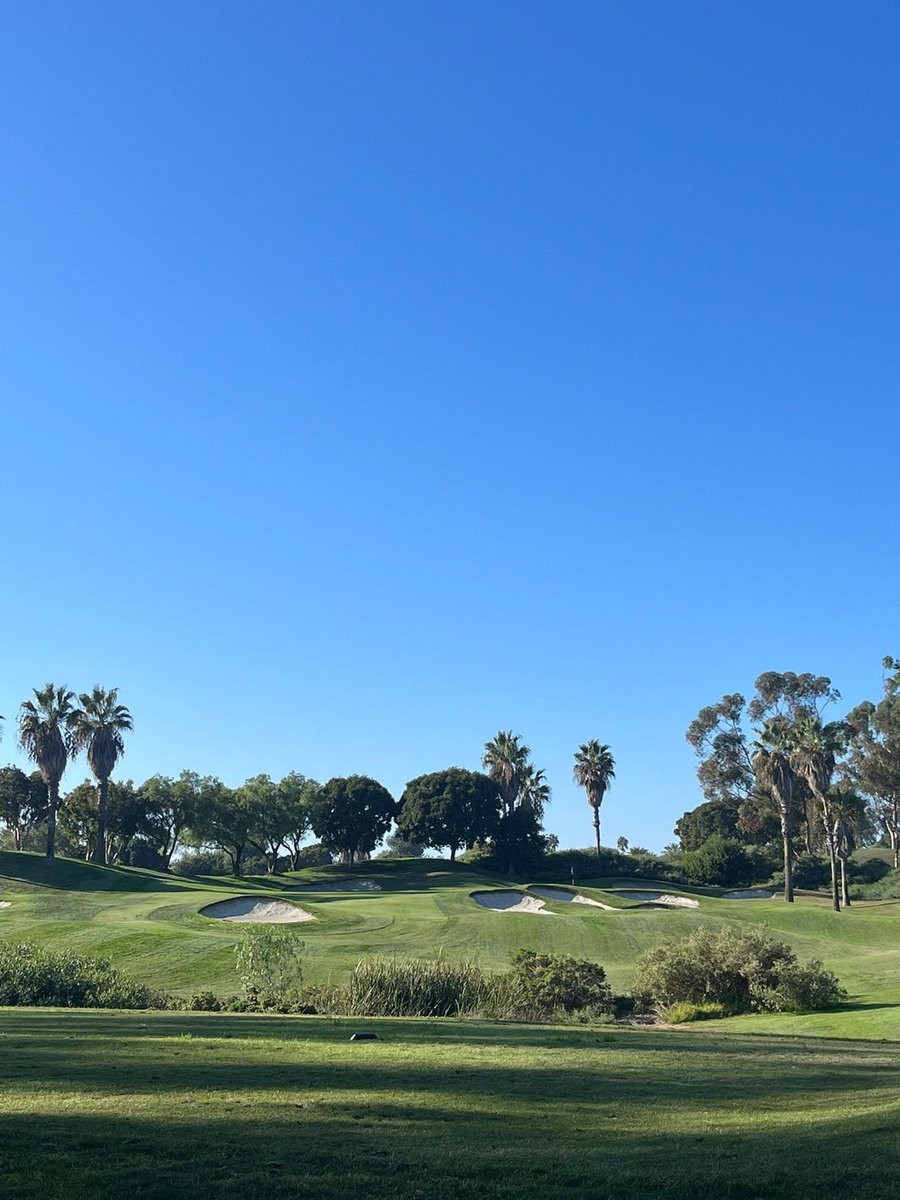arrapot18's tweet image. It's a sunny day for golf #Los Angeles #golf