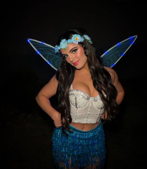 Too cute to spook??🦋 https://t.co/LxxnpfOFzR