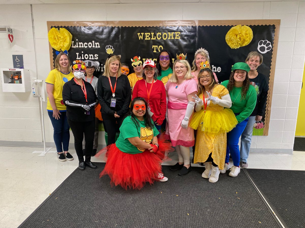 Happy Halloween from the Mundelein D75 Lincoln team! #LincolnPride