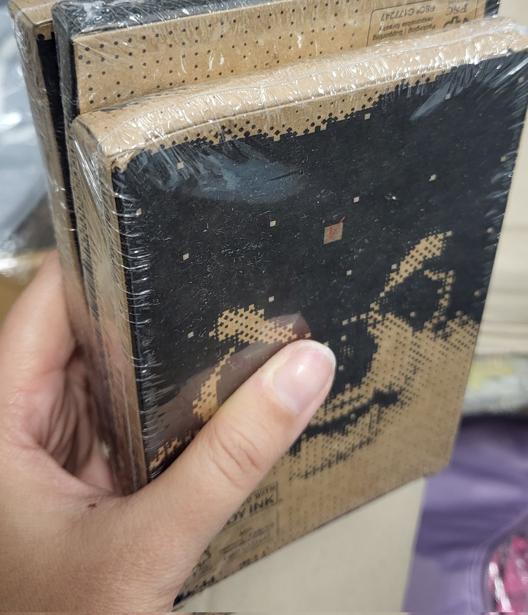 Yaimin_'s tweet photo. Aparentemente aunque hay algunas cosas aplastadas o dobladas, sobre todo cajas mas blanditas, parece que no hay nada roto al menos🤞Cada vez tienen menos cuidado... https://t.co/LksCy6r242