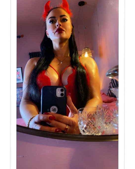 🎃 Happy Halloween 🤡 #halloween #hallowenmakeup #halloween🎃 #devil #devilgirl #dangerouswoman #dangerous<a href="/tag/halloween"class="tags">#halloween</a><a href="/tag/hallowenmakeup"class="tags">#hallowenmakeup</a><a href="/tag/halloweencostume"class="tags"><span>#halloweencostume</span></a><a href="/tag/devil"class="tags"><span>#devil</span></a><a href="/tag/dangerous"class="tags"><span>#dangerous</span></a><a href="/tag/devilgirl"class="tags"><span>#devilgirl</span></a>