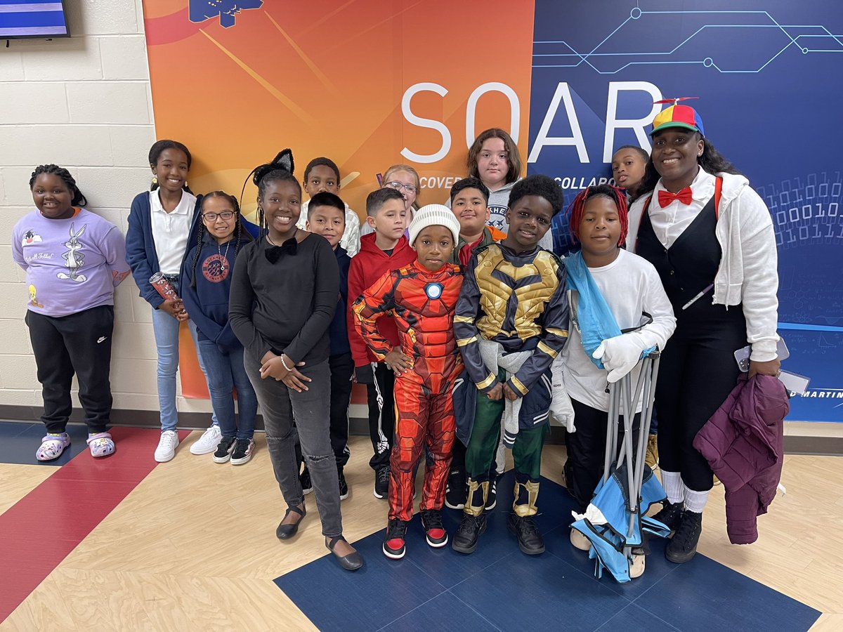 principaldrp's tweet photo. Happy Halloween @LockheedElem https://t.co/rKxKB90jUm