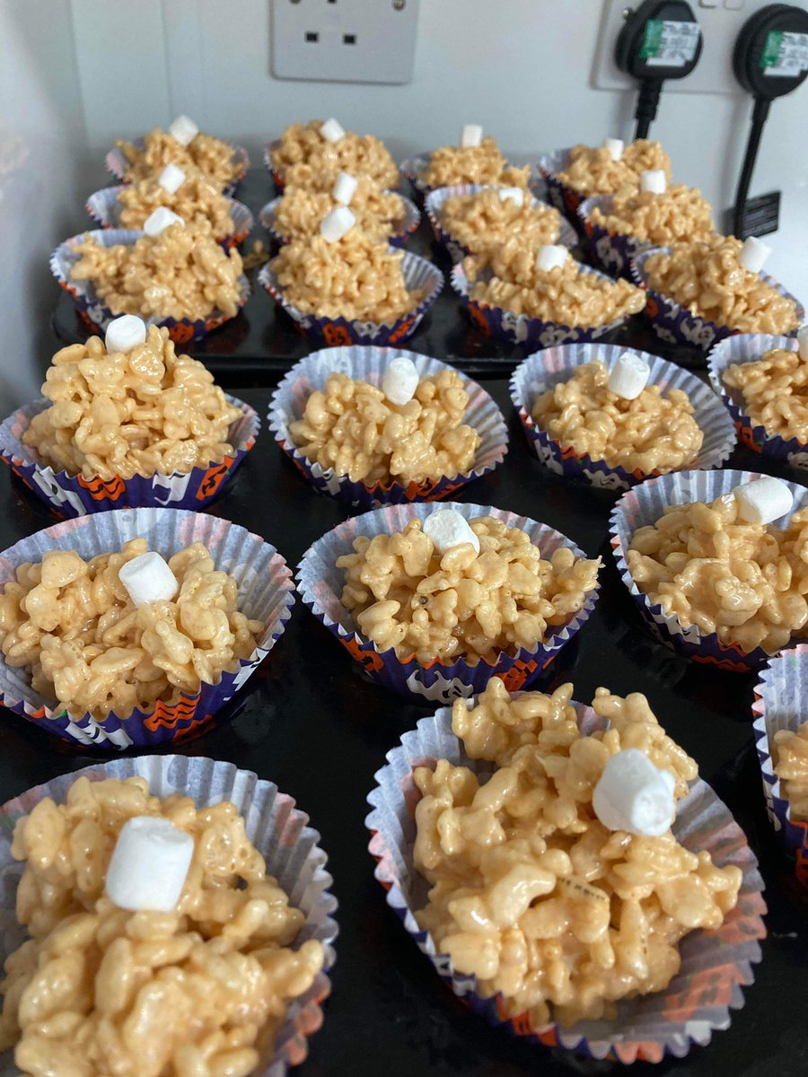 meadowsnursery's tweet photo. Our sweet treats for our Halloween party tea. Some strawberry Mummies and pumpkin cereal treats #HappyHalloween https://t.co/bdosEj6Kft