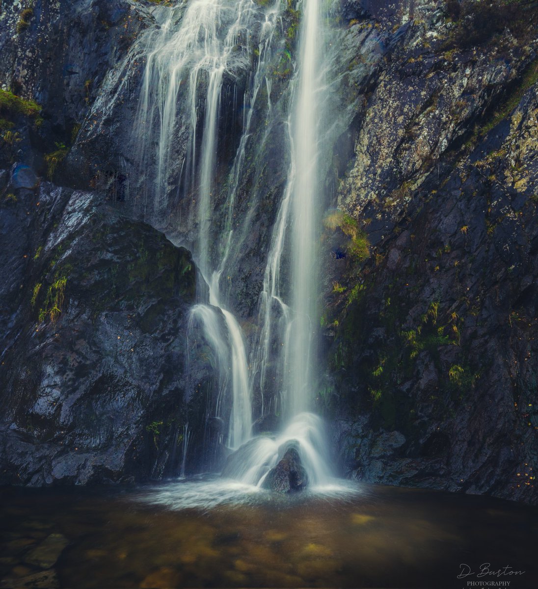 Lake District waterfalls 😍

#LakeDistrict
#waterfall
#beautifulbritain
#longexposure
#landscapephotography 
#discoverlandscape
#awesomeglobe
#earthscope
#roamtheplanet
#scenicview