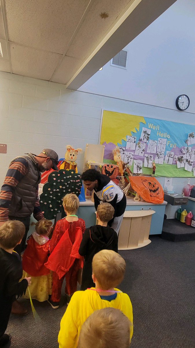 FLC Football (@flcfootball) on Twitter photo Thanks to Animas Valley Elementary for a great Halloween Event. We hope everyone has a great spooky holiday ๐ #FallFest
#TotheTop Thanks to Animas Valley Elementary for a great Halloween Event. We hope everyone has a great spooky holiday ๐ #FallFest
#TotheTop