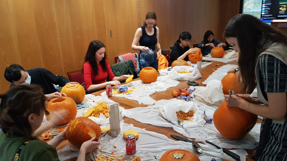 JZhangLab's tweet image. Joint group pumpkin carving fun with the Lee lab. Happy Halloween! @ChemCambridge @SteveTheChemist