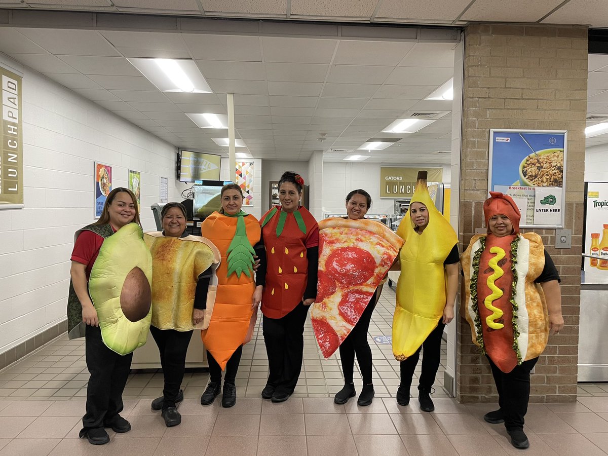 Our Cafeteria Team serving it all!!! @gccisdnutrition @GCCISD @DanielBlanson