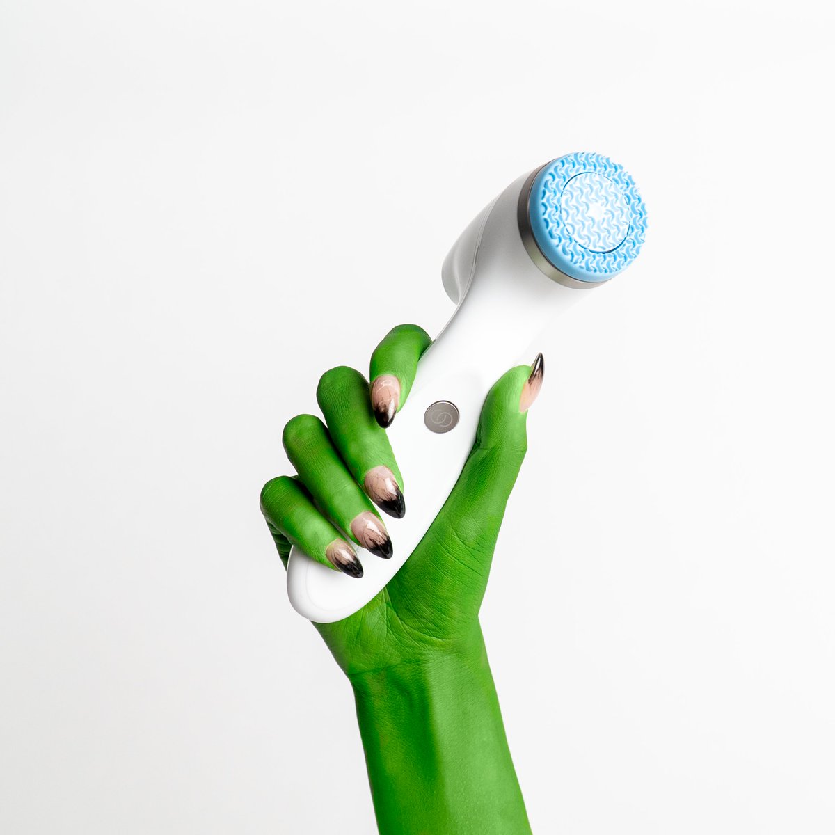 No tricks, just treats for your skin with ageLOC LumiSpa iO! Regardless of how spooky a Halloween look you are rocking, LumiSpa iO will gently—yet deeply—cleanse it away!

#NuSkin #ageLOC #LumiSpaiO #SmartSkinCare #PurifiedSkin