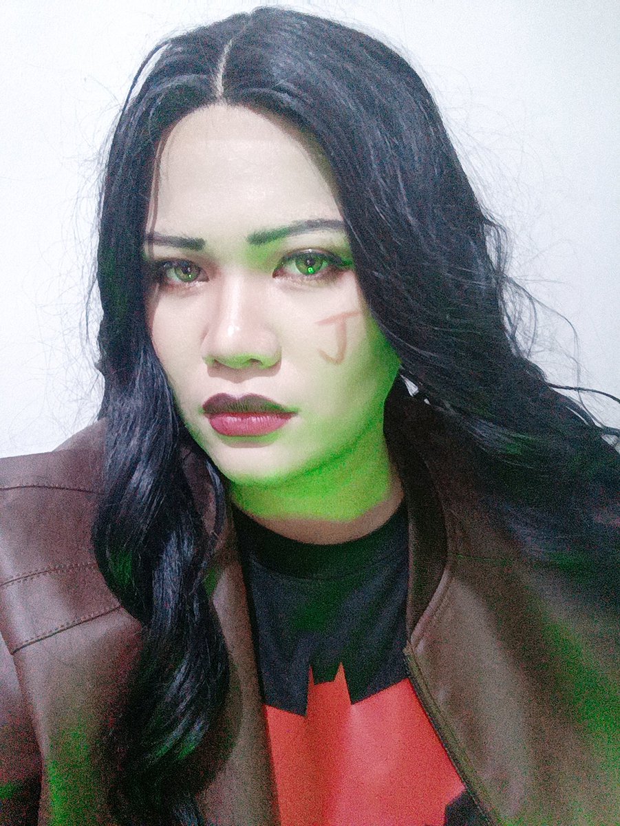 xyrkre's tweet photo. Happy Halloween 🎃
I cosplayed Female Jason Todd today and got treats from my best friend 😭🥺
#JasonTodd #FemJasonTodd #FemaleJasonTodd #dccomics https://t.co/lVaosourfc