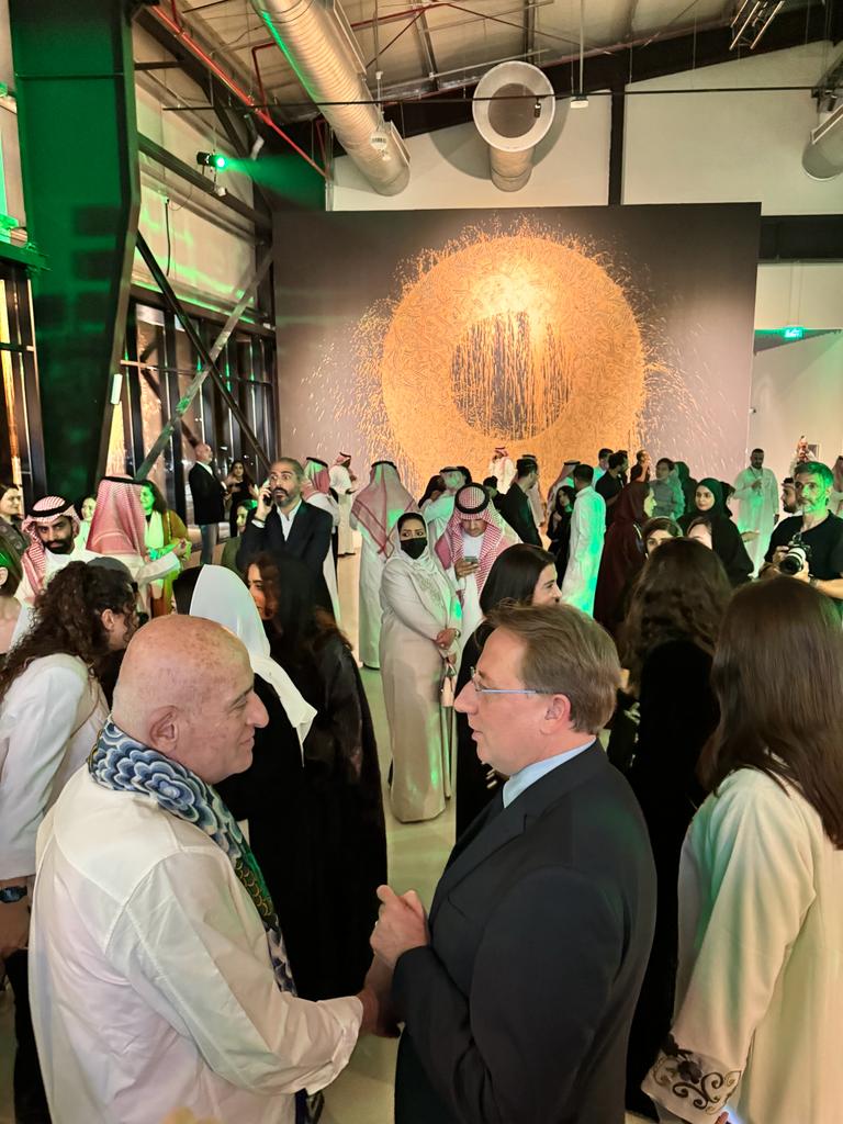 ludovic_pouille's tweet photo. Ravi d'assister, aux côtés de la Présidente de l'Institut Français @evanguyenbinh, à l'inauguration du musée d'art contemporain saoudien #SAMOCA dans le quartier de @JAXDistrict à Diriyah, et à l'ouverture simultanée de la #BienalSur à laquelle participent plusieurs artistes français. Riyad, capitale de l'art contemporain au Moyen-Orient !
#FranceKSA 🇨🇵💙🇸🇦