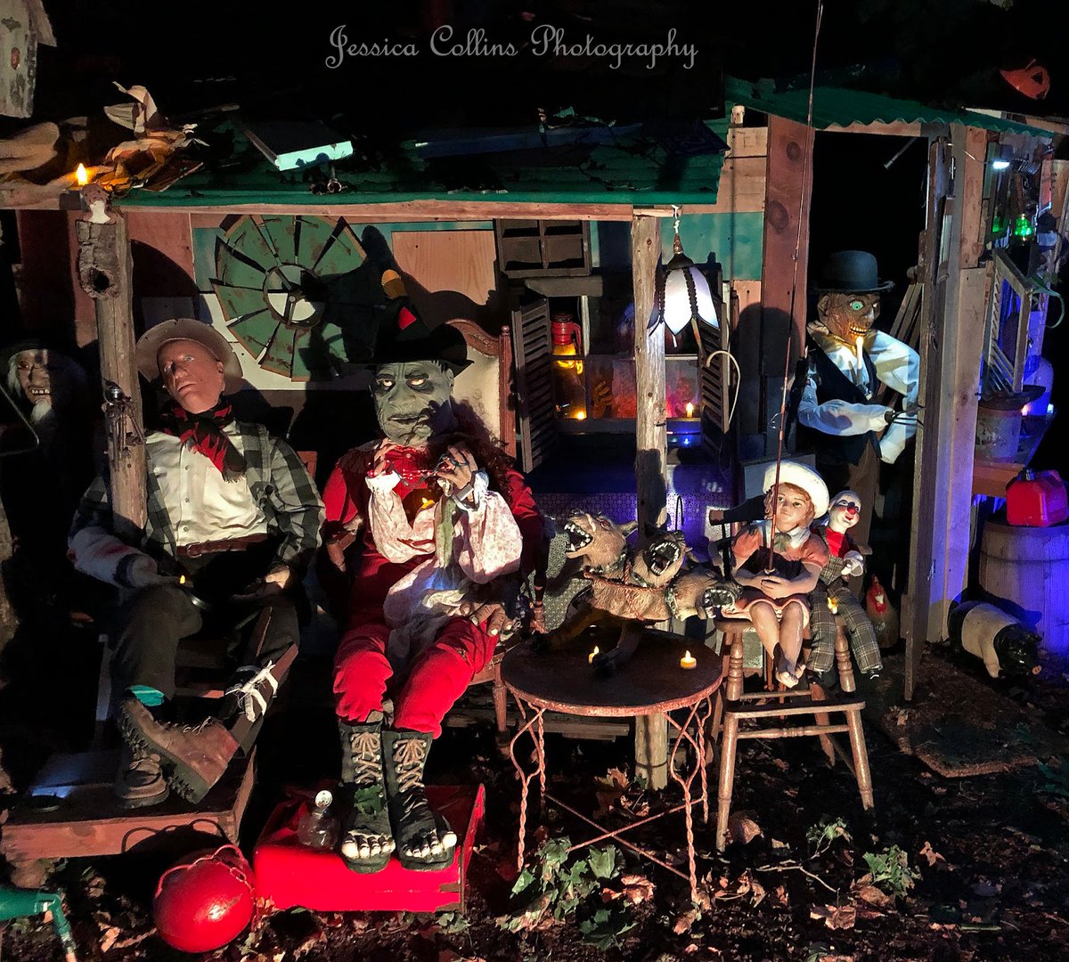 #Halloween2023 Ridgefield police confirm New Street CLOSED 6 to 11pm due to the masses amount of trick-or-treaters who long for a look at Mr. Franzen's home (aka Mr. Halloween). Photo by <a href="/jessicacoffee/">Jessica Collins</a>